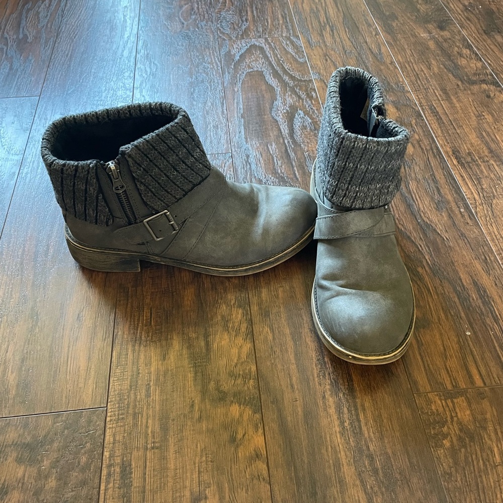 Rocket dog Gray Booties